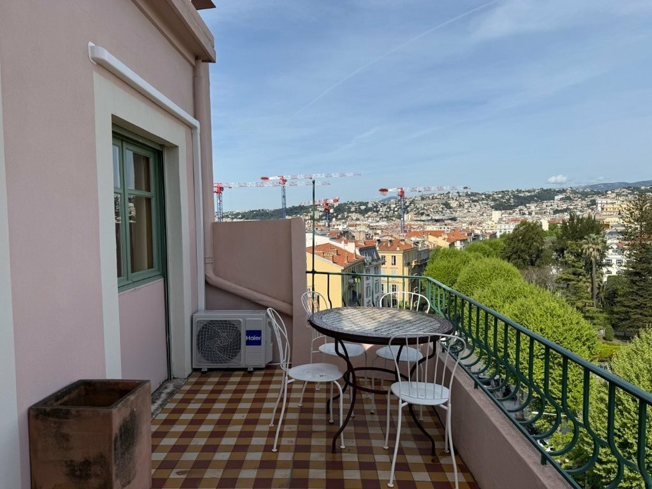 Property photo in Carre d'Argent