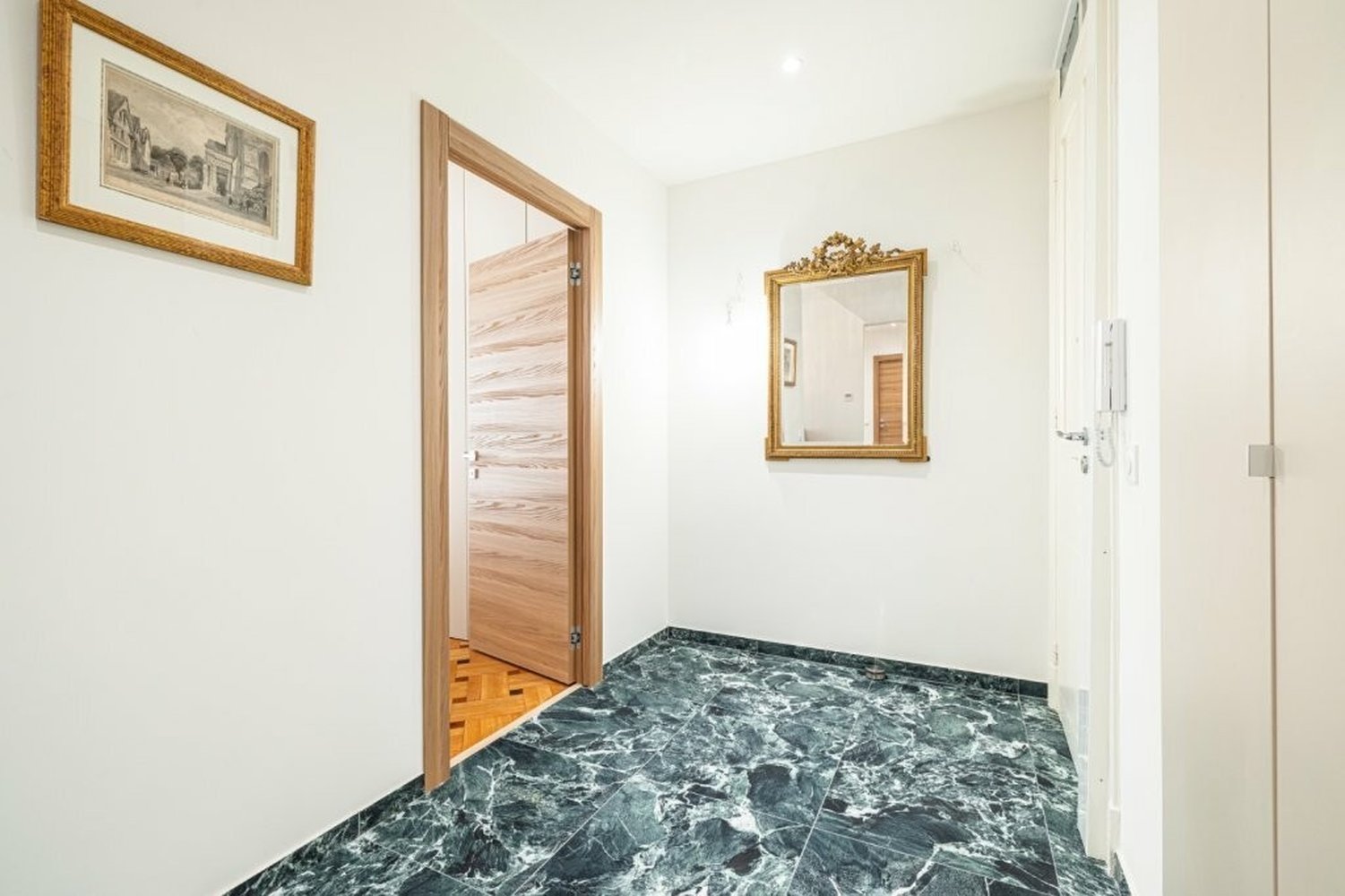 Property photo in Carre d'Argent