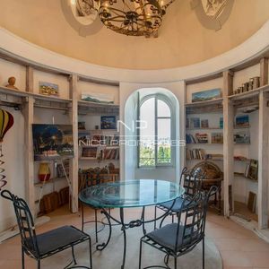 Property in Carre d'Argent