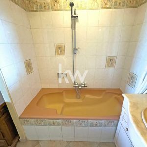 Property in Carre d'Or