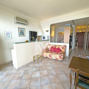 Property in Carre d'Or