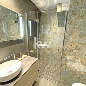 Property in Carre d'Or