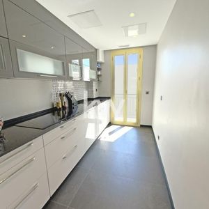 Property in Carre d'Or