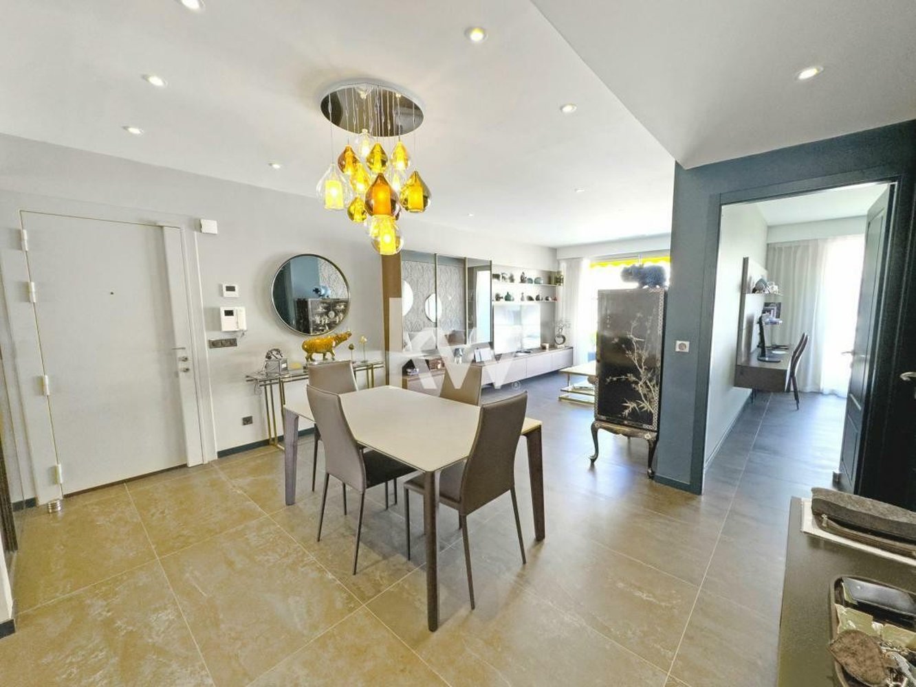 Property photo in Carre d'Or