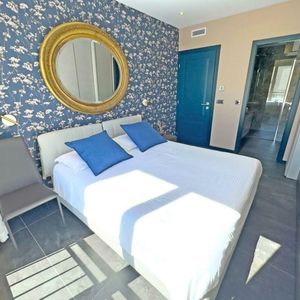 Property in Carre d'Or