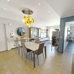 Property in Carre d'Or