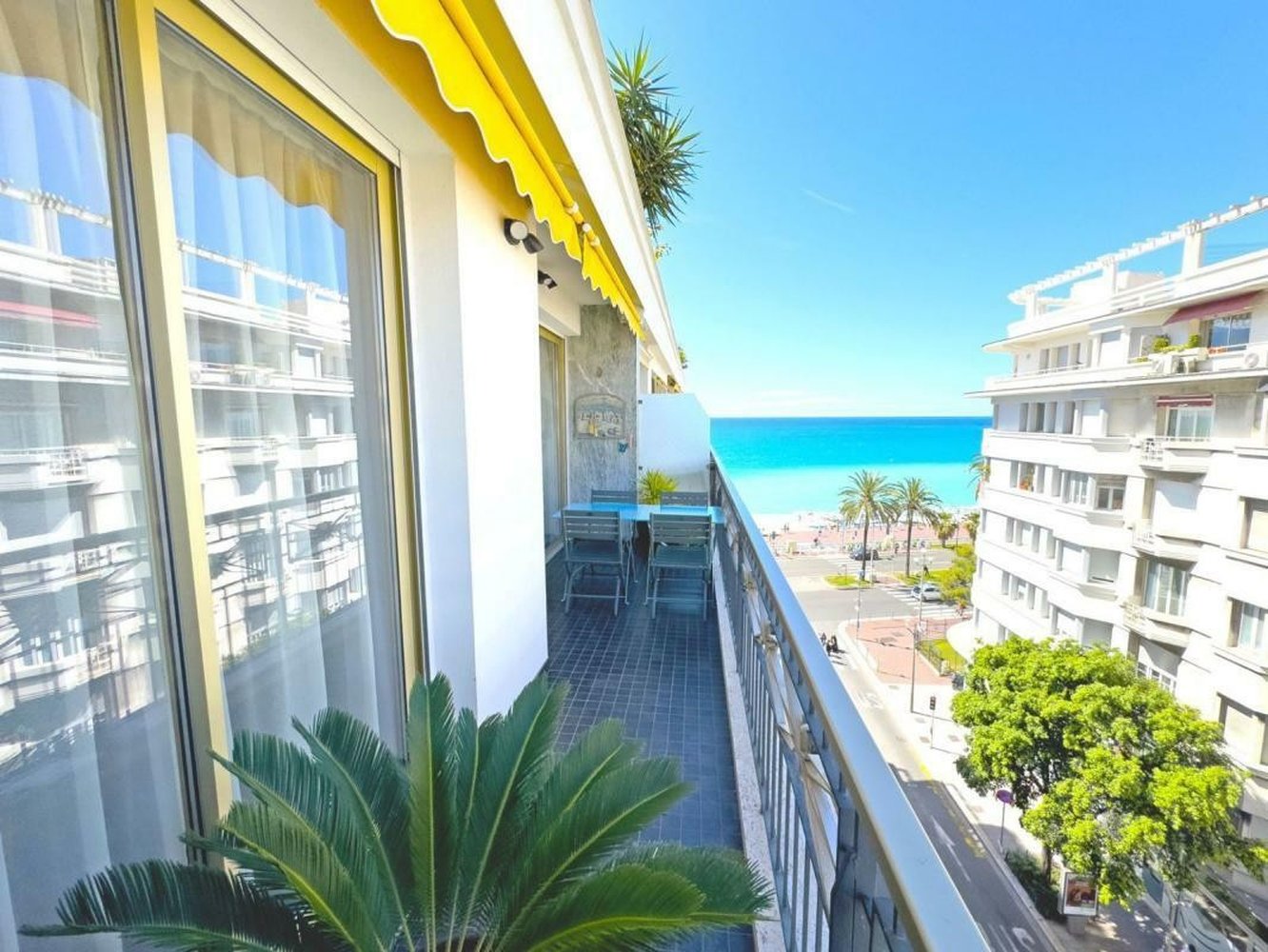 Property photo in Carre d'Or