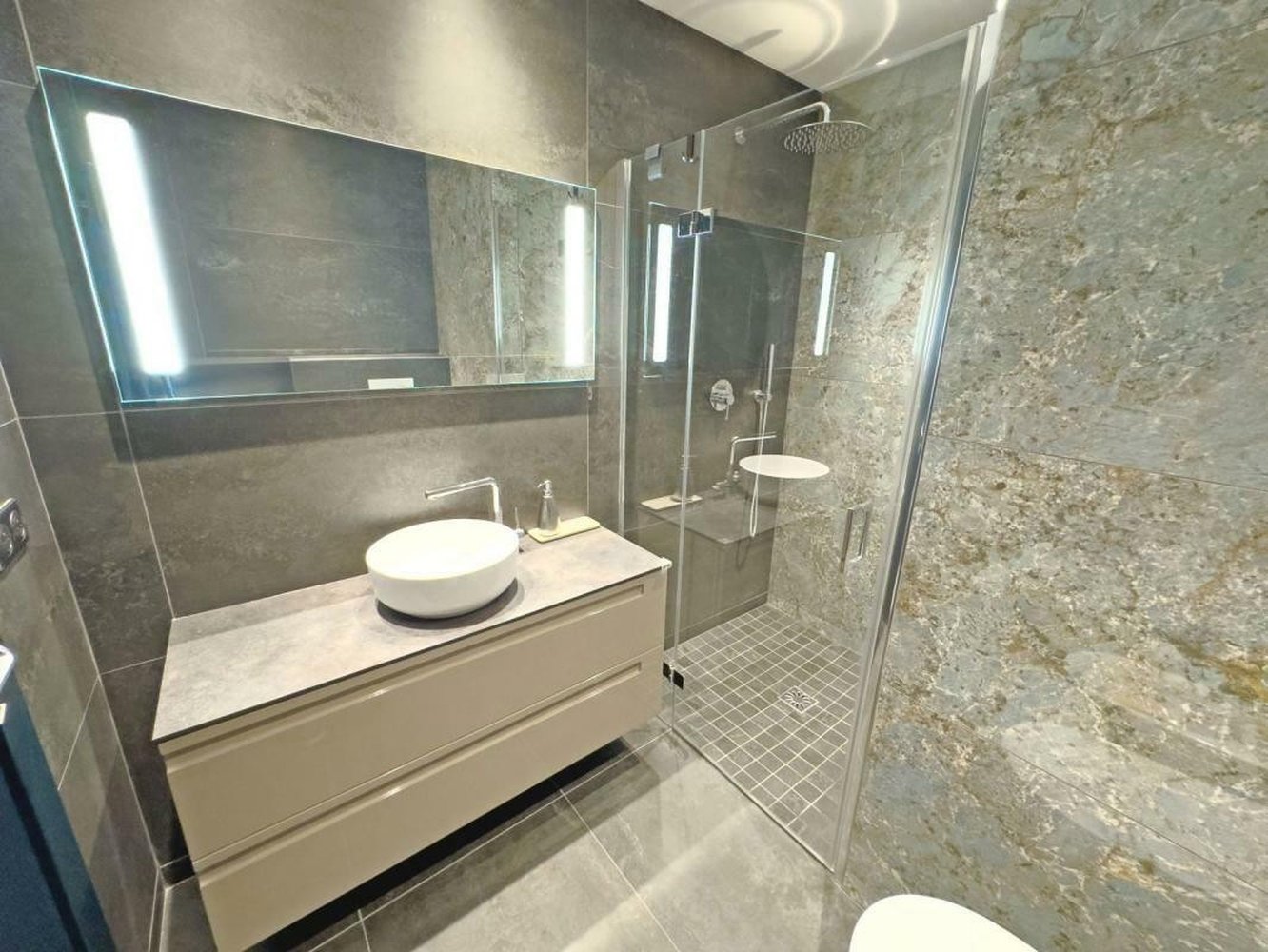 Property photo in Carre d'Or