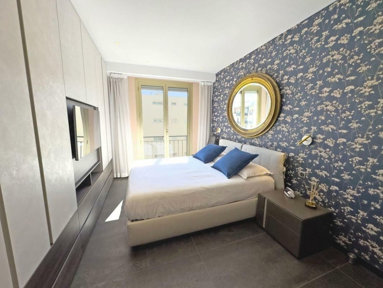 Property photo in Carre d'Or