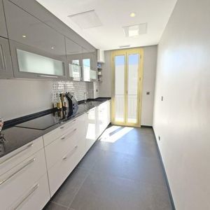 Property in Carre d'Or