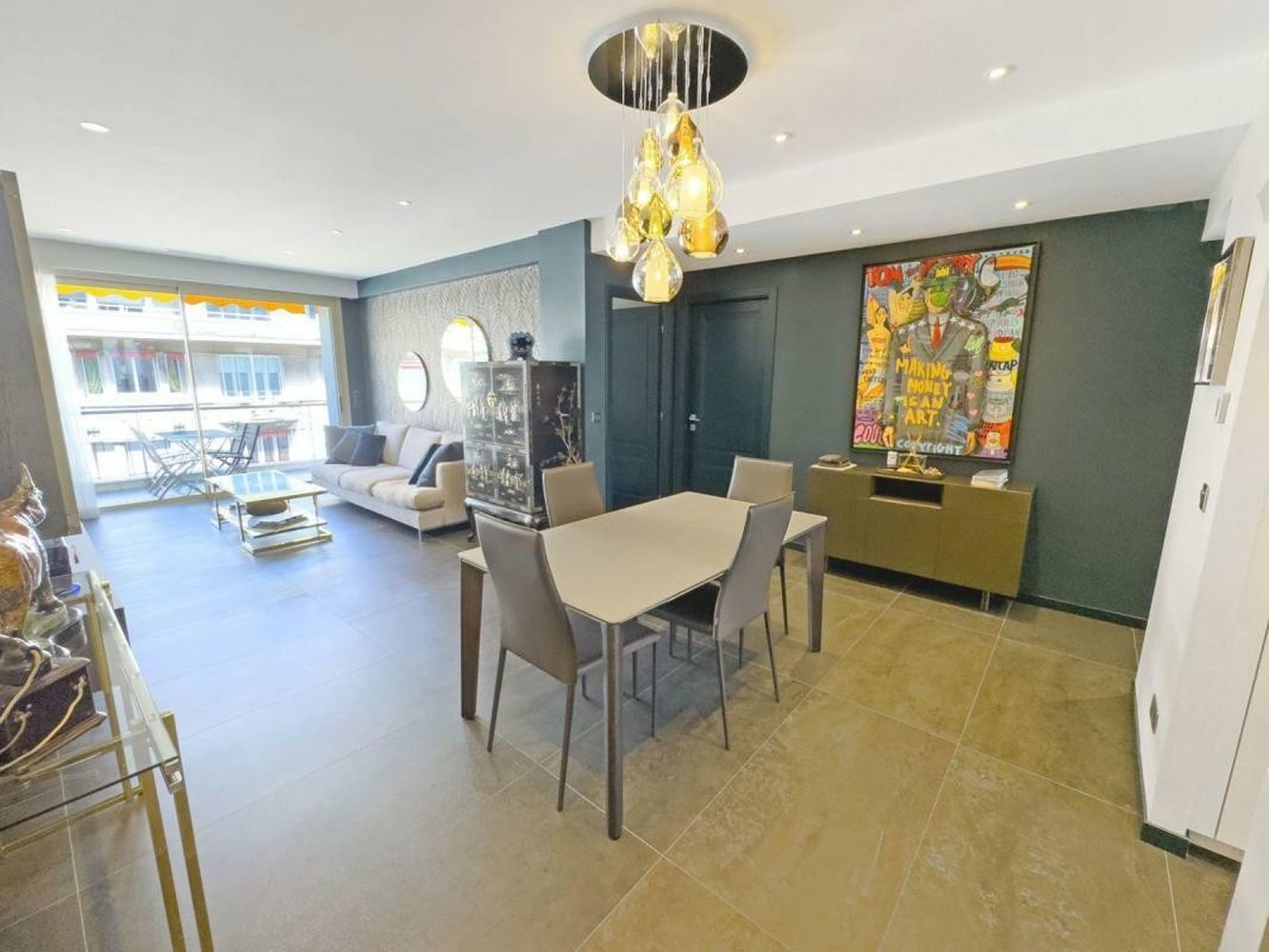 Property photo in Carre d'Or