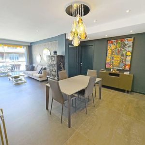 Property in Carre d'Or