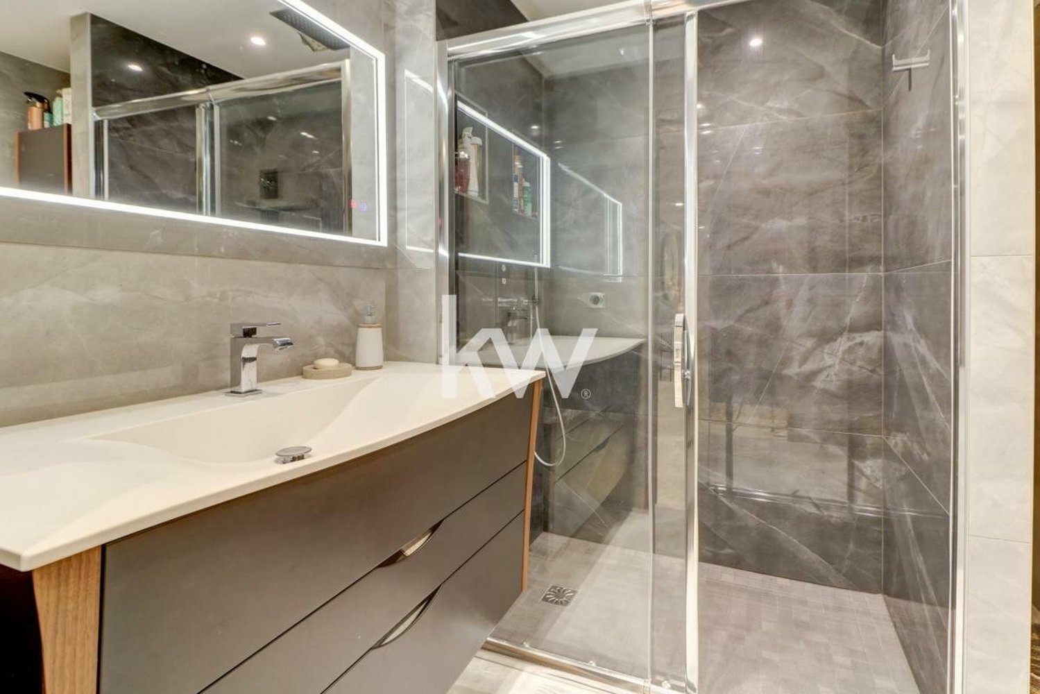 Property photo in Carre d'Or