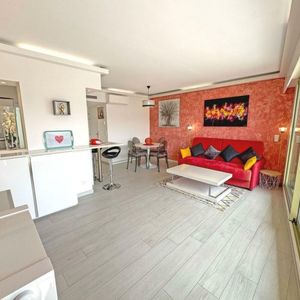 Property in Carre d'Or
