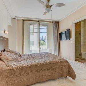 Property in Carre d'Or