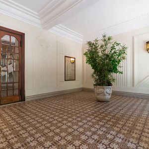 Property in Carre d'Or