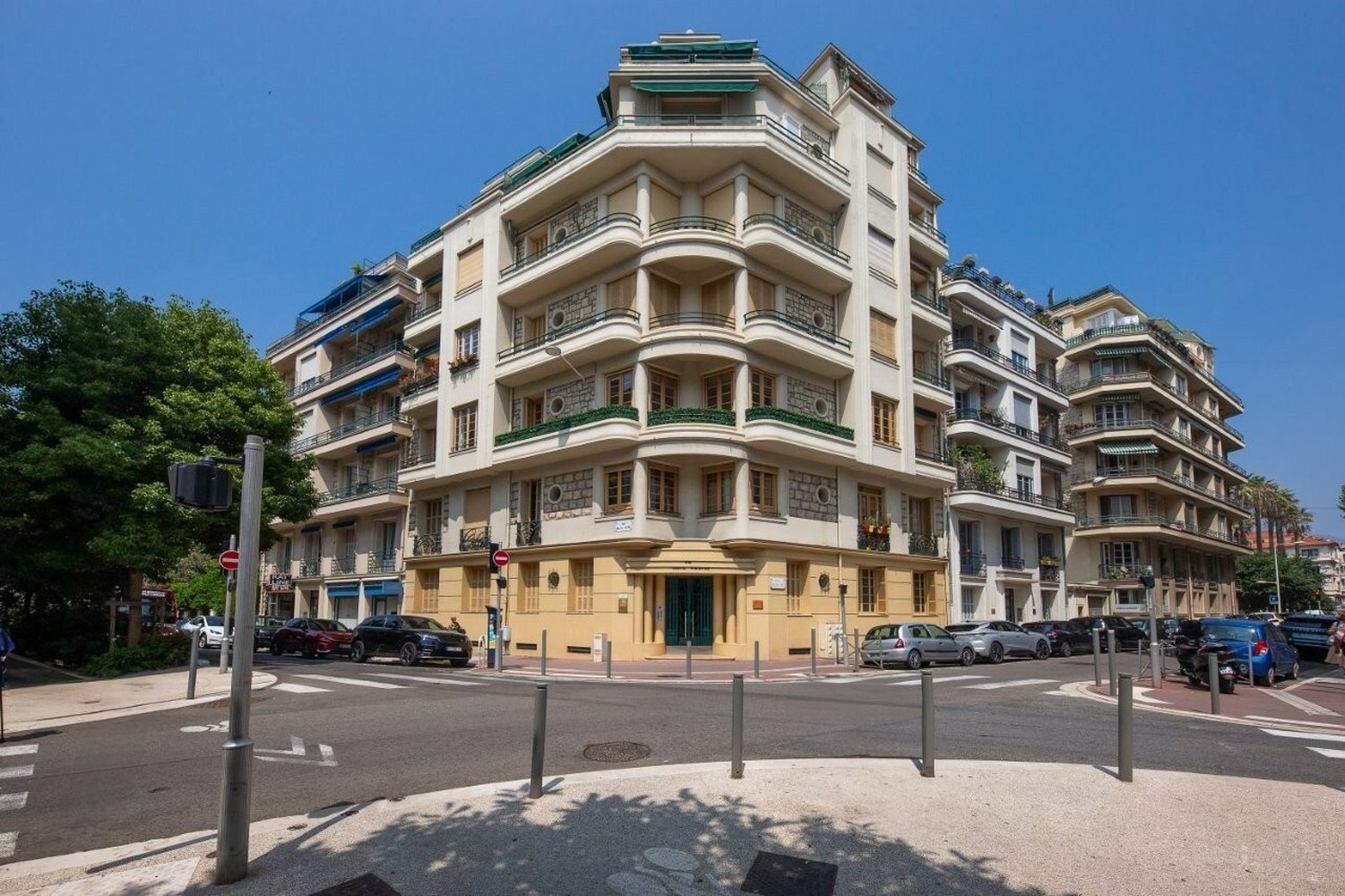 Property photo in Carre d'Or