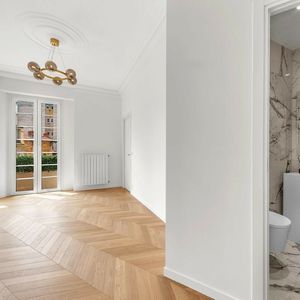 Property in Carre d'Or