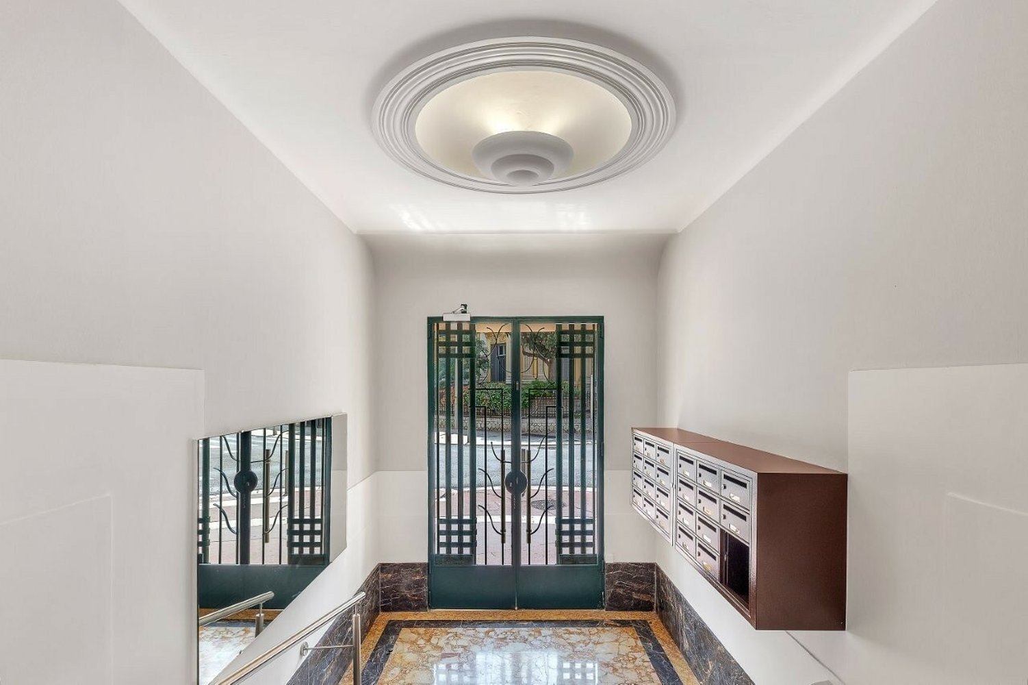 Property photo in Carre d'Or