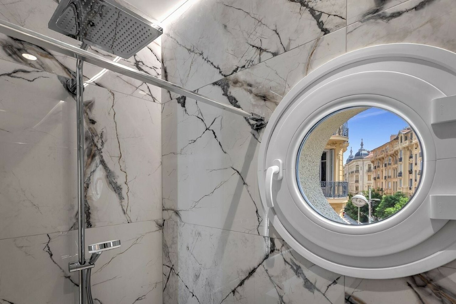 Property photo in Carre d'Or