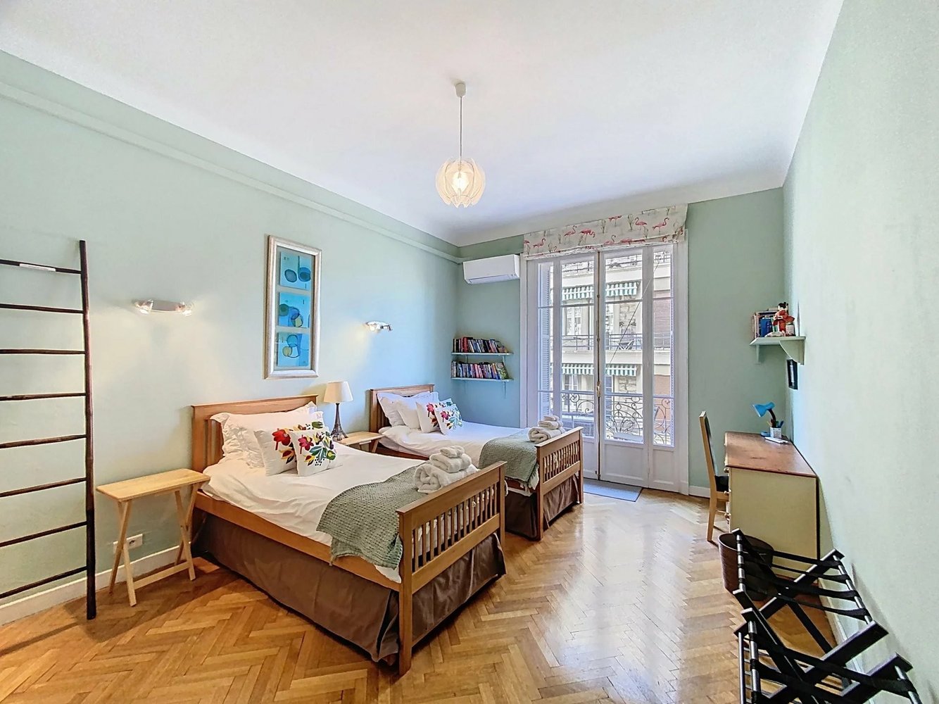 Property photo in Carre d'Or