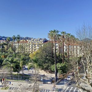 Property in Carre d'Or