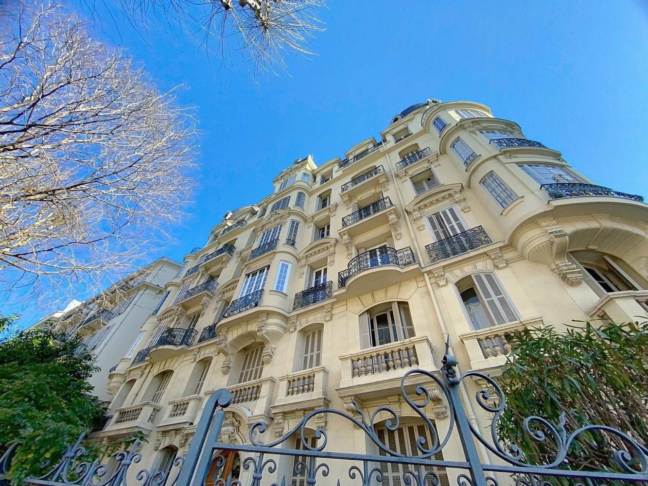 Property photo in Carre d'Or