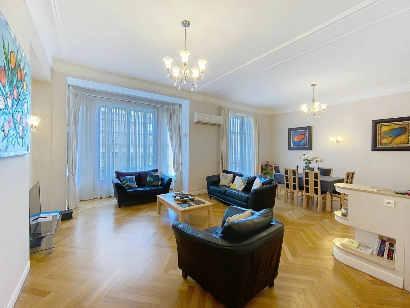 Property photo in Carre d'Or