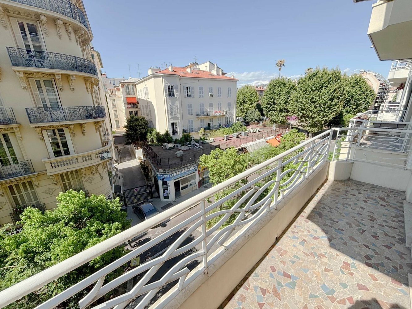 Property photo in Carre d'Or