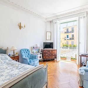 Property in Carre d'Or