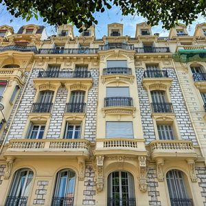 Property in Carre d'Or