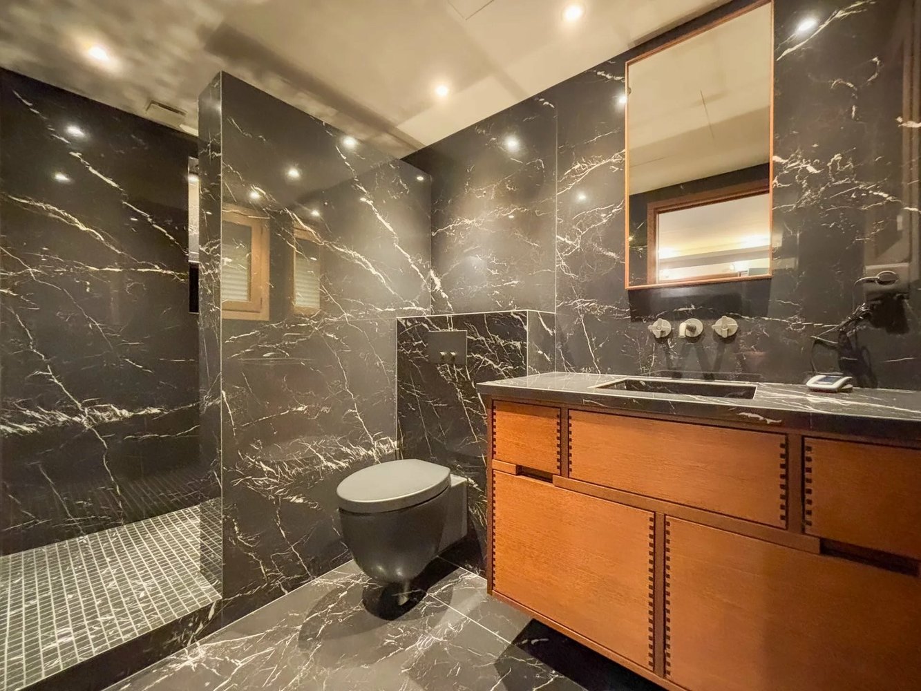 Property photo in Carre d'Or