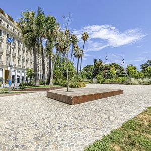 Property in Carre d'Or