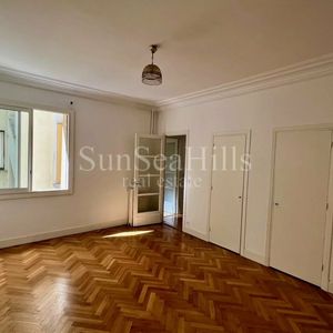 Property in Carre d'Or