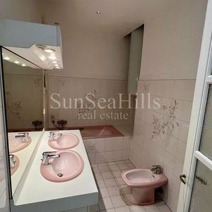 Property in Carre d'Or