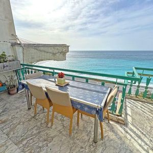 Property in Carre d'Or