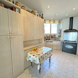 Property in Carre d'Or