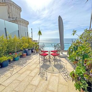 Property in Carre d'Or