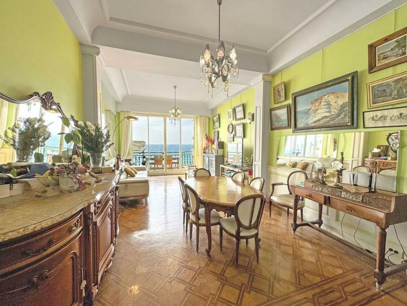 Property photo in Carre d'Or