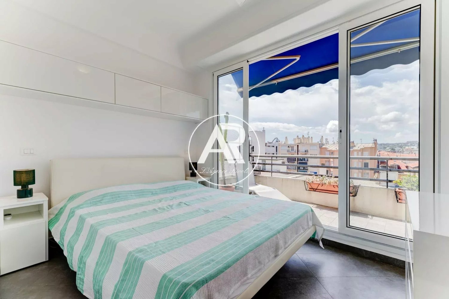 Property photo in Carre d'Or