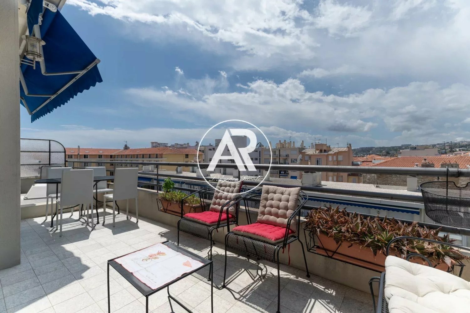 Property photo in Carre d'Or