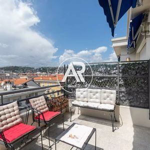 Property in Carre d'Or