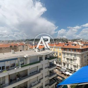 Property in Carre d'Or