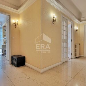 Property in Carre d'Or