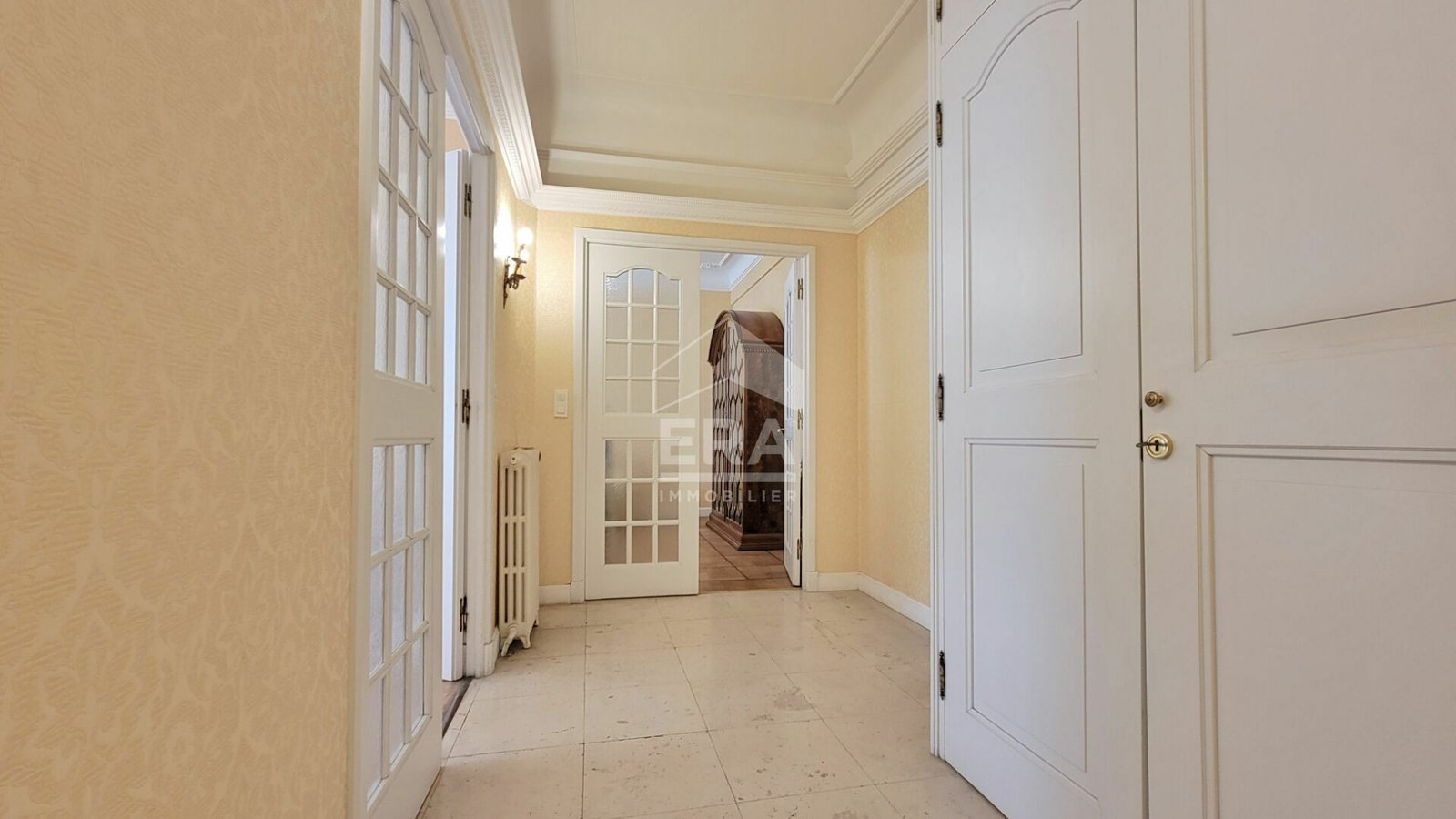 Property photo in Carre d'Or