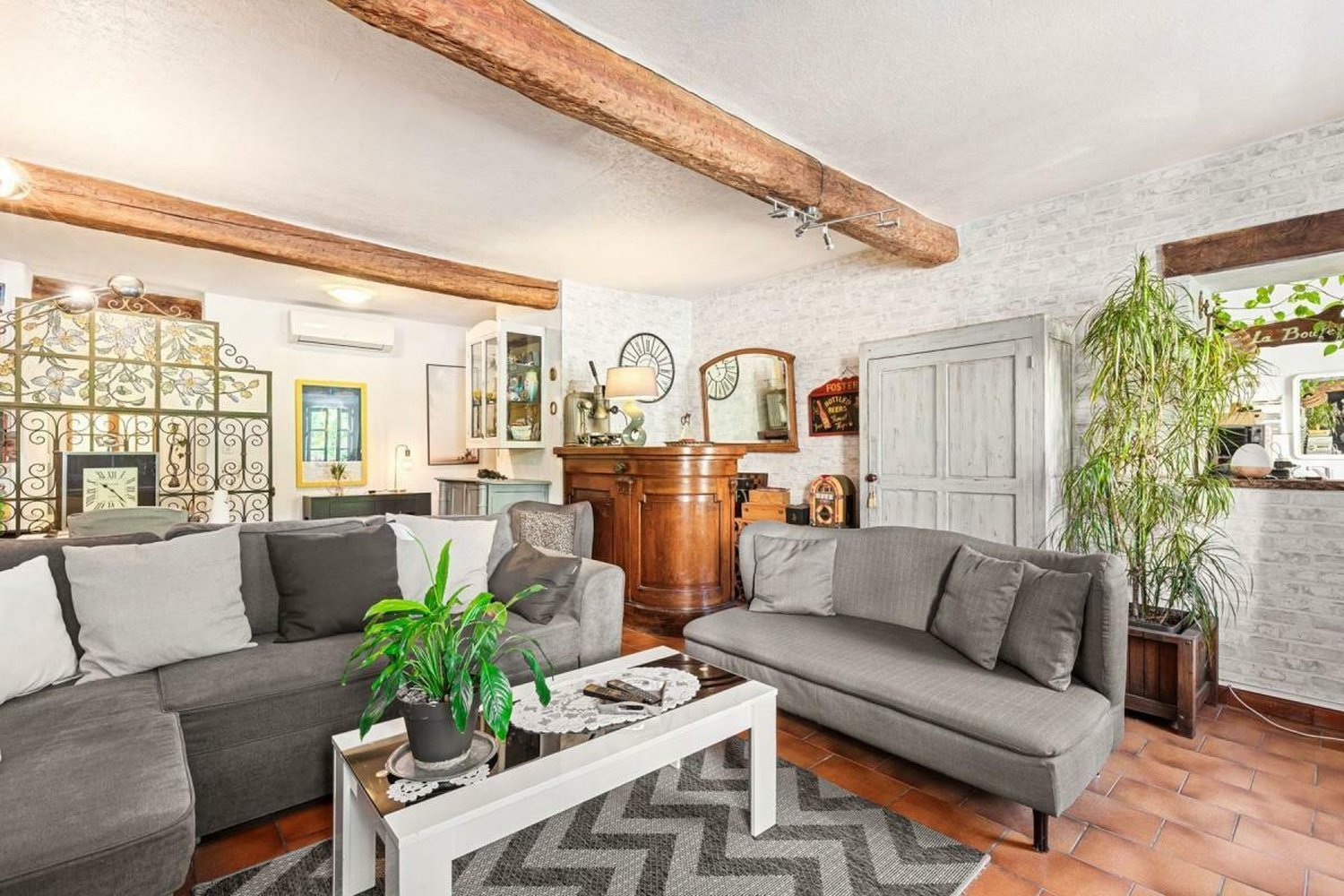 Property photo in Port