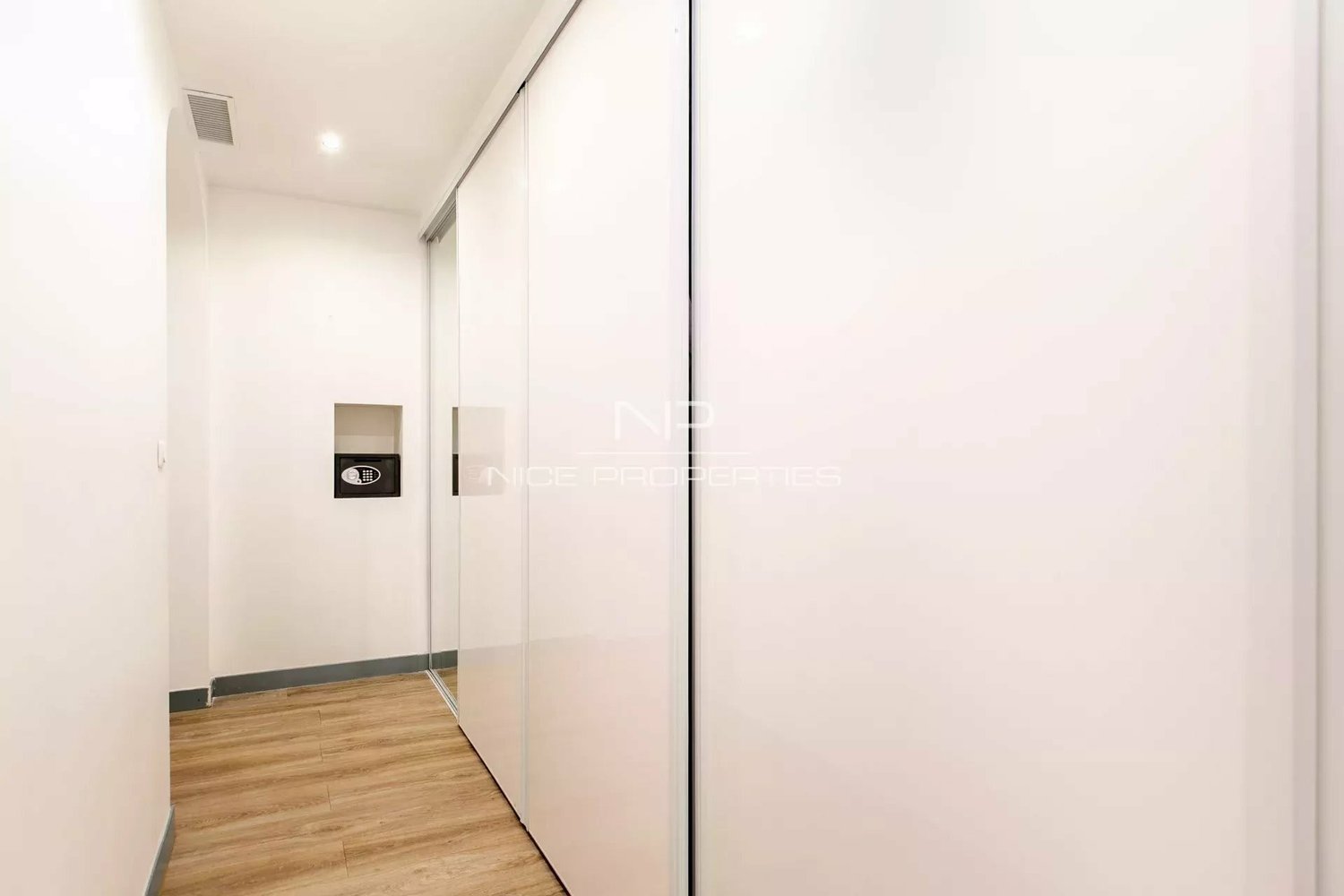 Property photo in Port