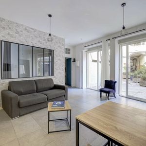 Property in Carre d'Argent