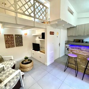 Property in Carre d'Or