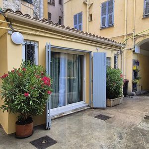 Property in Carre d'Or